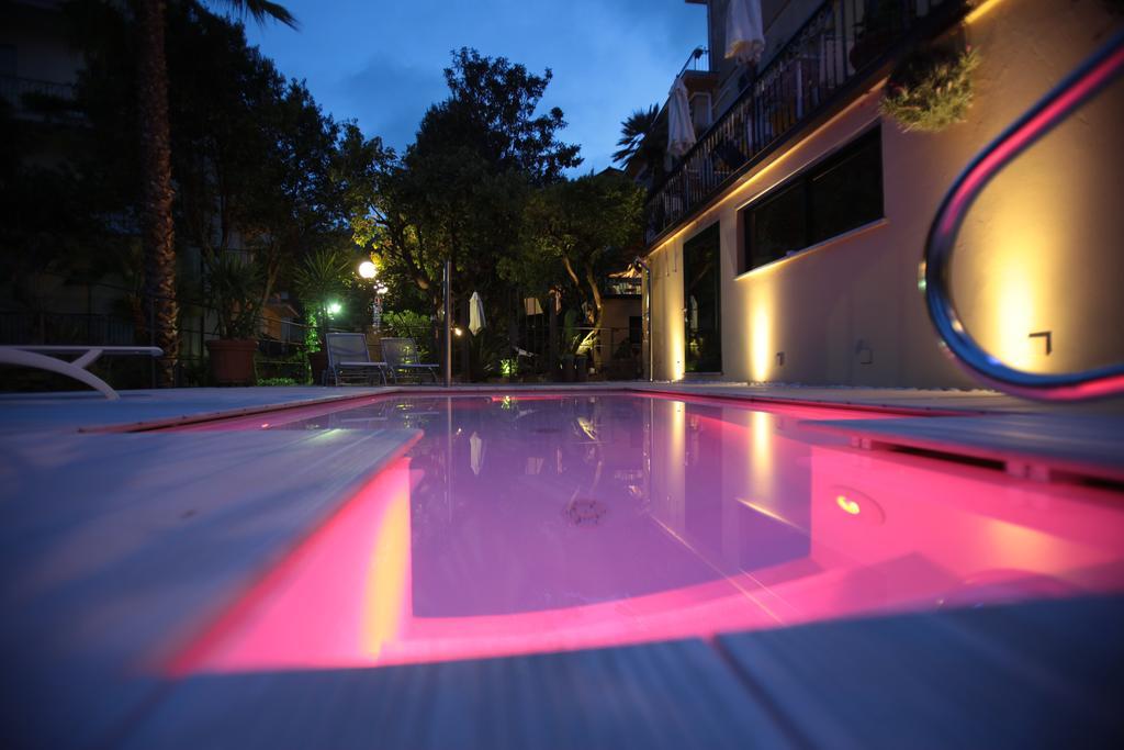 Hotel Villa Anita ซานตา มาร์เกอริตา ลีกูเร ภายนอก รูปภาพ